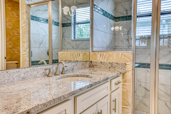 GL_Homes_d_Val_Walk_Model_475_FINAL-35 - Master Bath