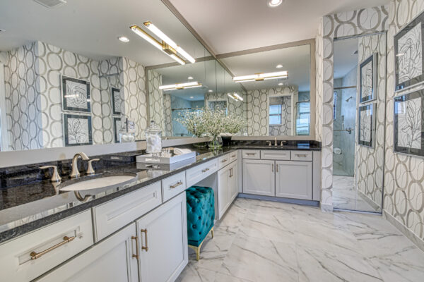 GL_Homes_f_Val_Walk_Model_474_FINAL-38 - Master Bath