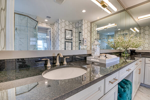 GL_Homes_f_Val_Walk_Model_474_FINAL-41 - Master Bath