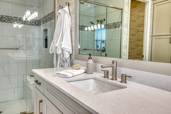 GL_Homes_g_Val_Walk_Model_646_FINAL-33 - Master Bath