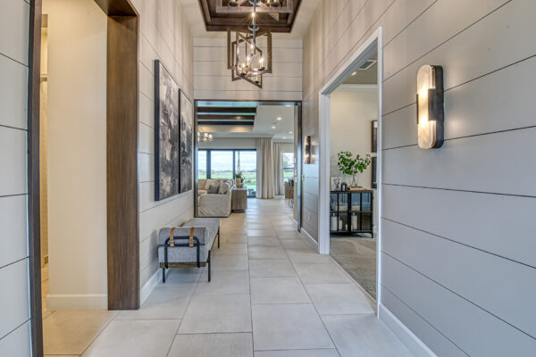 GL_Homes_g_Val_Walk_Model_646_FINAL-6 - Foyer