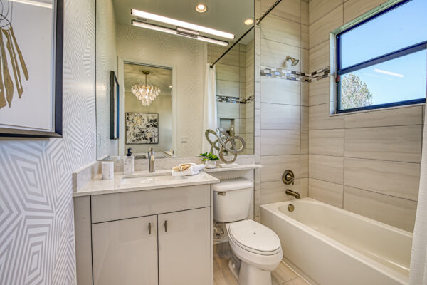 GL_Homes_j_Val_Walk_Model_674_FINAL-35 - 2nd Bath
