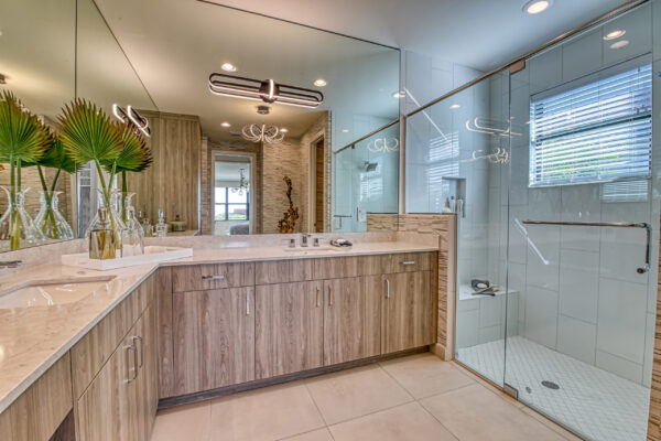 GL_Homes_p_Val_Walk_Model_525_FINAL-34 - Master Bath